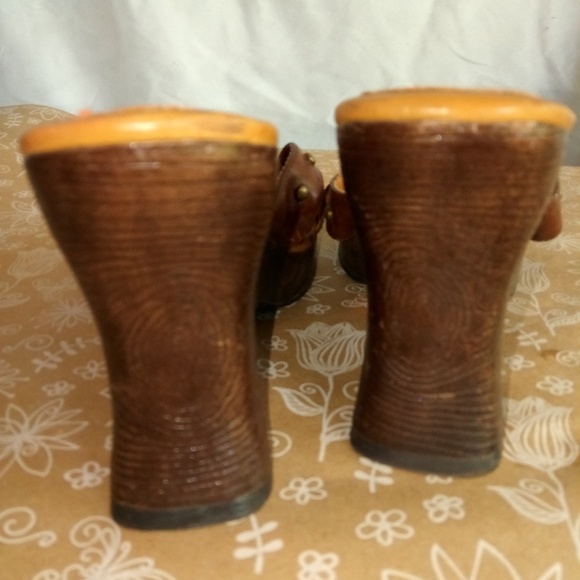 Qupid 6.5 Y2K Wooden Retro Braded Strap Sandals in Cognac - Picture 6 of 6